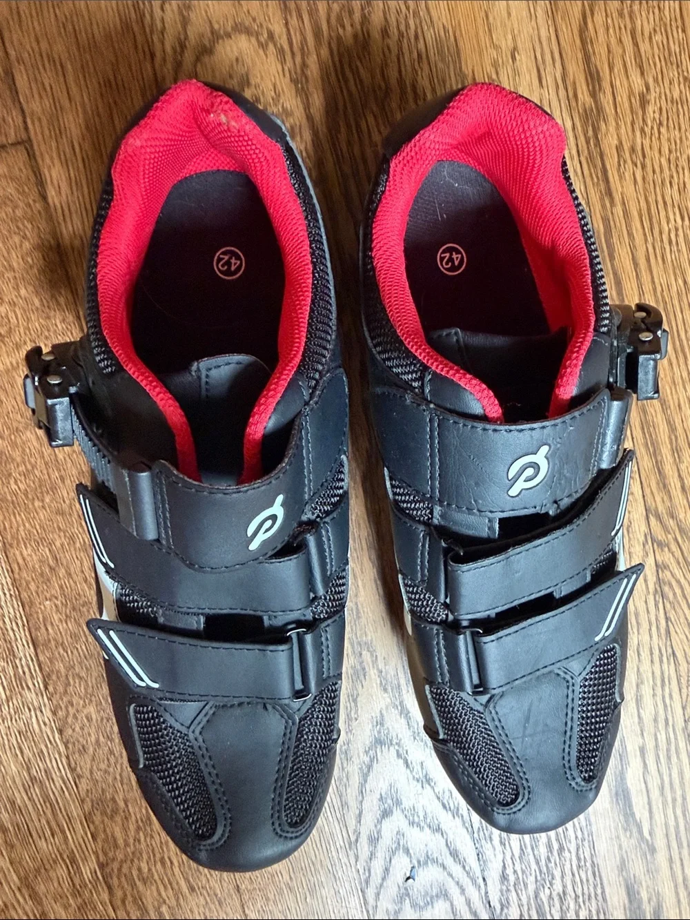 Men Peloton Black and Red Cycling Shoes with Secure Strap Closure